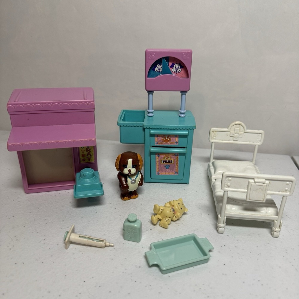 Vintage 1993 Kenner Littlest Pet Shop Care Center Vet Hospital LPS‎ VTG Set Lot